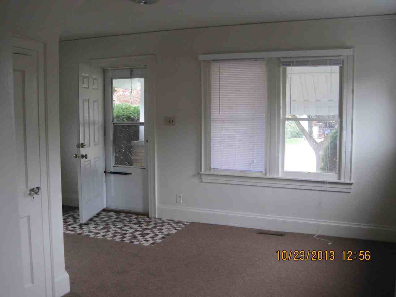 224 18th St - Photo 3 of 10