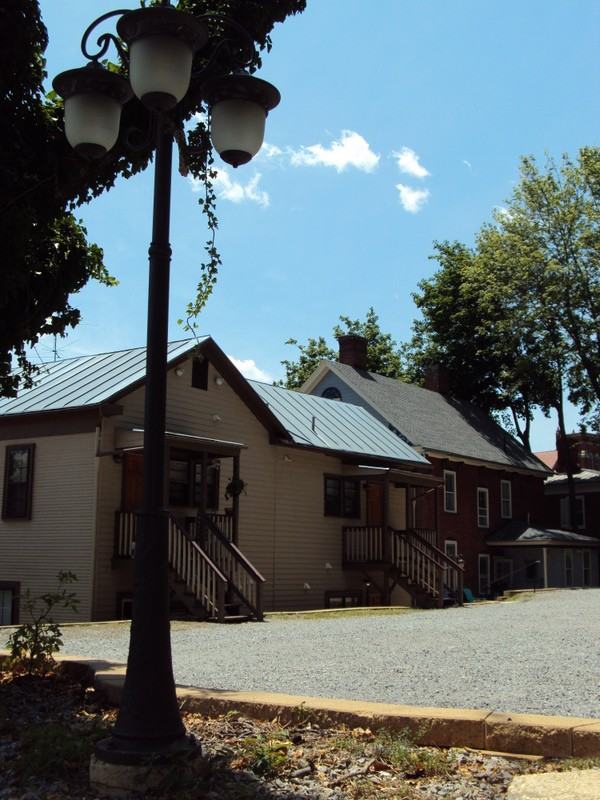 837 W. Beverley St. - Photo 3 of 69