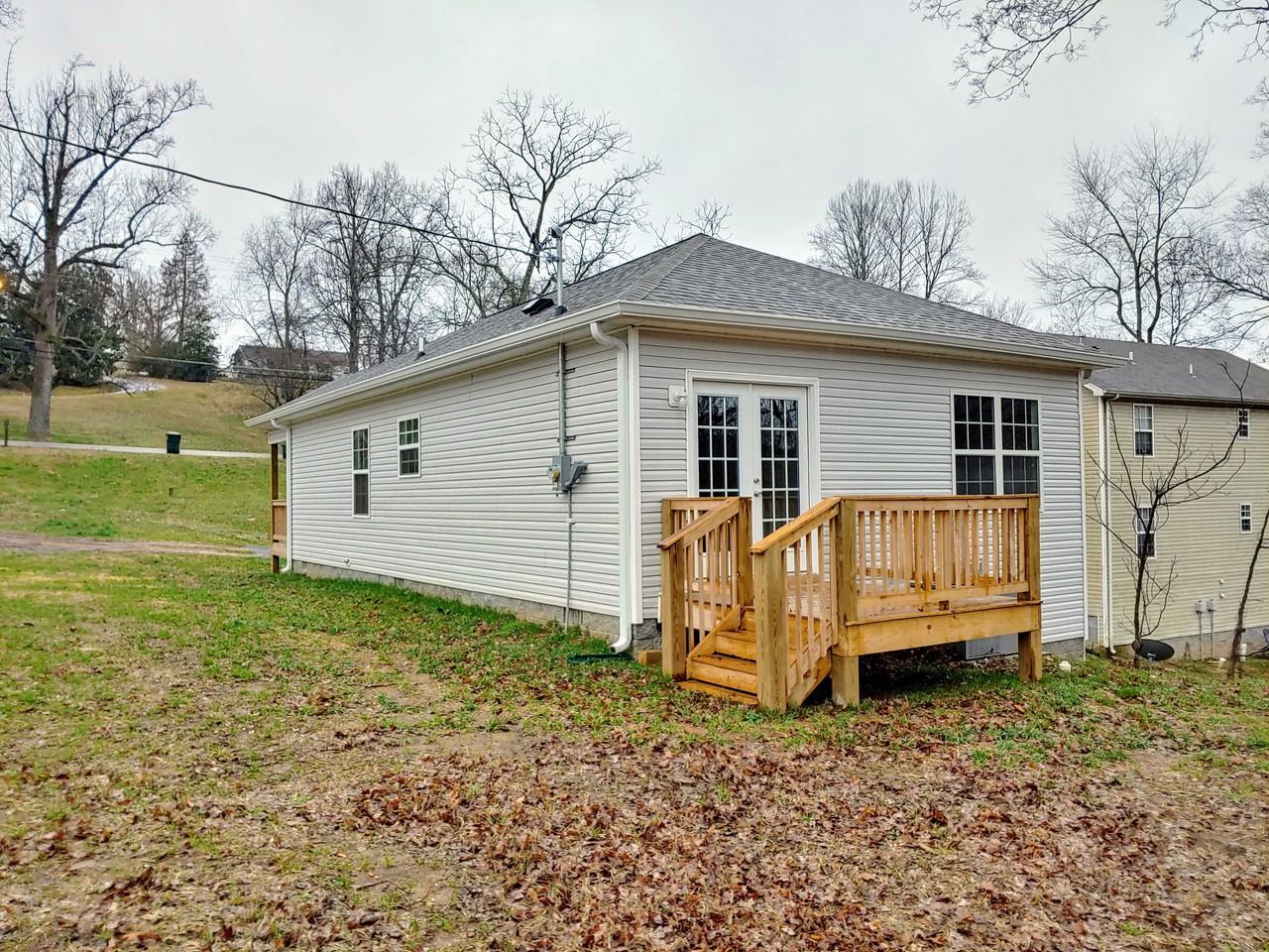 528 Center Ave - Photo 2 of 25