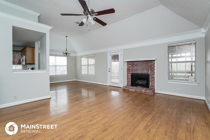 4504 South Trace Boulevard - Photo 3 of 16