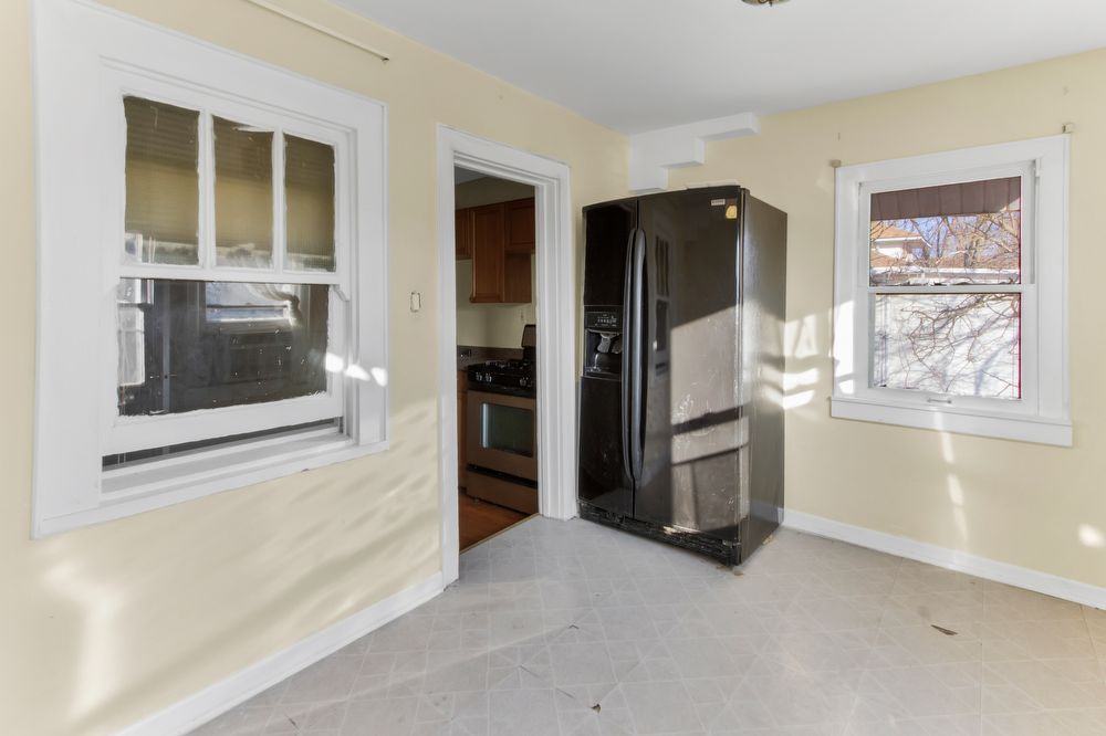 320 W 16th St - 2e - Photo 2 of 12