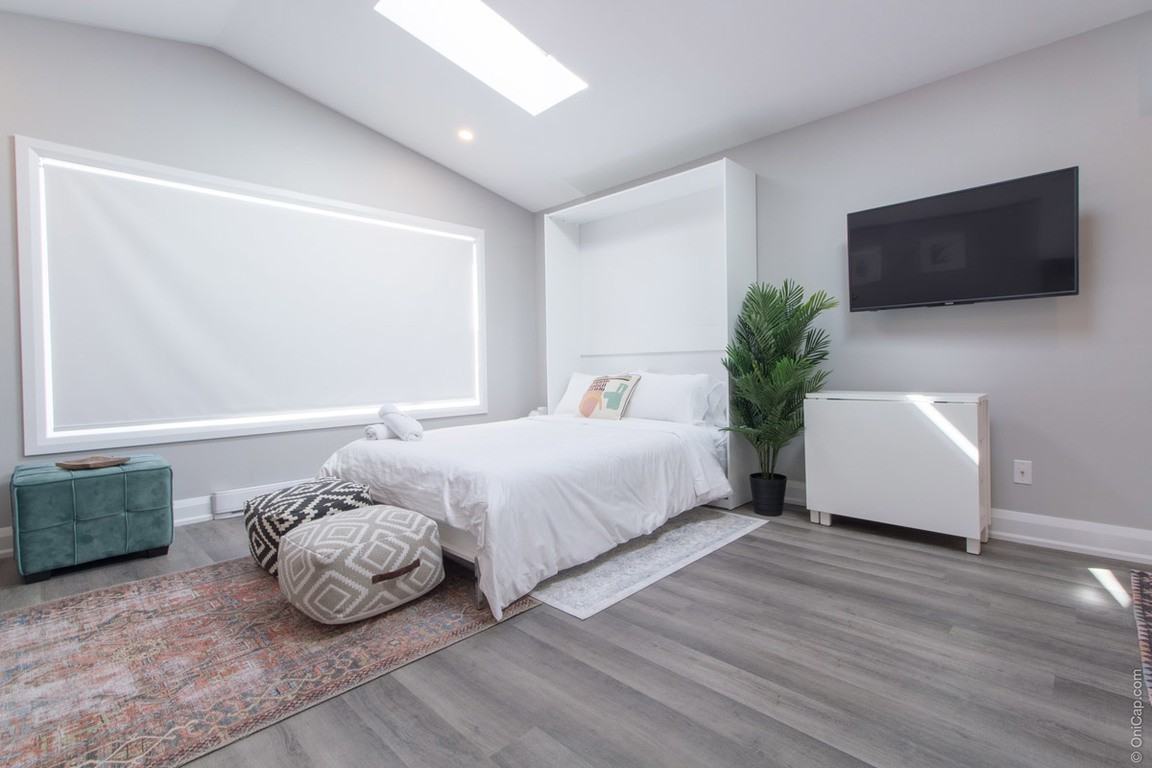 1-61 Spadina - Photo 2 of 4