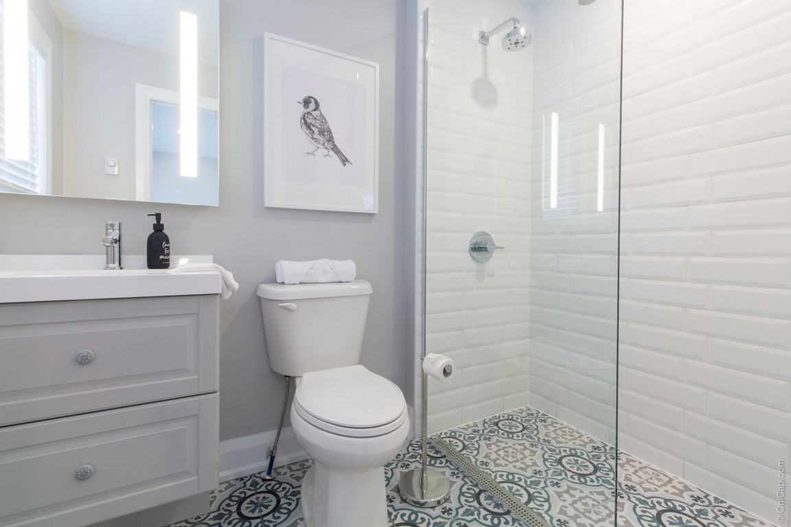 1-61 Spadina - Photo 3 of 4