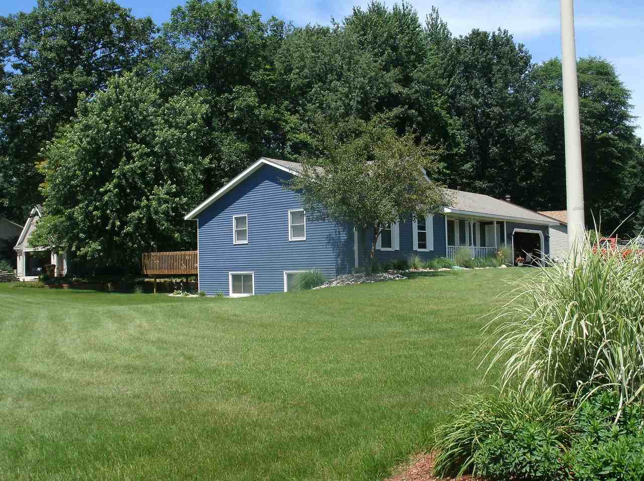 7187 Youngstown Ave - Photo 2 of 19