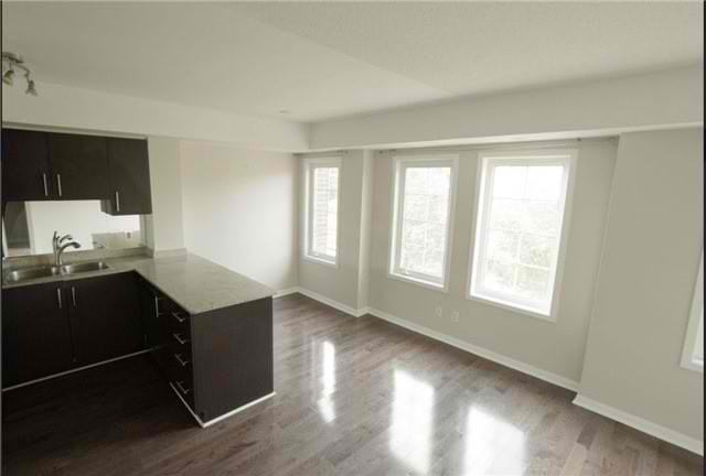 93 The Queensway Rd - Photo 2 of 13