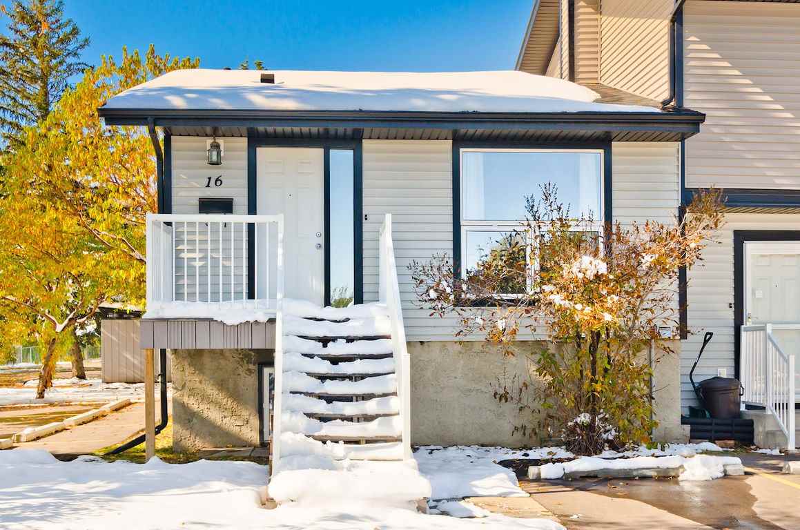 Cozy 2 bedroom Bi Apartments 16 51 Big Hill Way Southeast, Airdrie