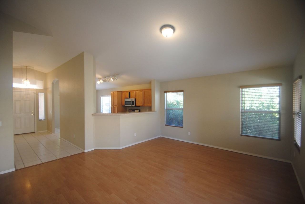 151 N Slate St - Photo 2 of 12