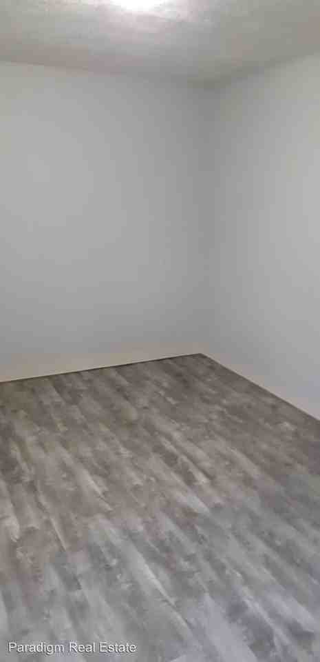 548 27th St. - Photo 3 of 5