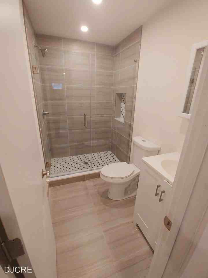 2437 W Thompson Street - Photo 3 of 20