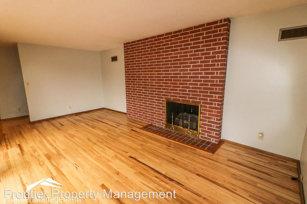 1111 Pioneer Ln - Photo 2 of 27