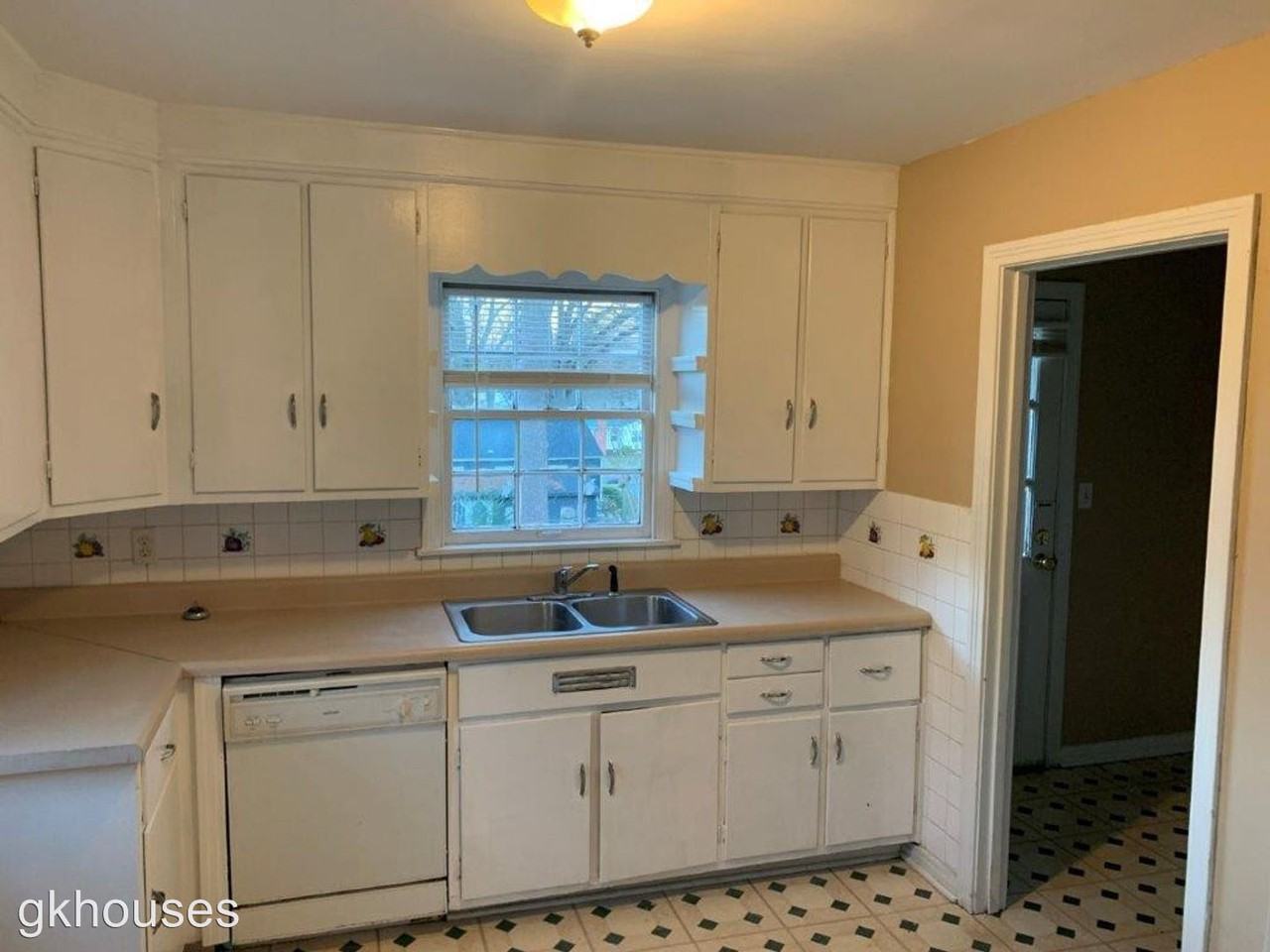 921 Five Mile Rd - Photo 2 of 15