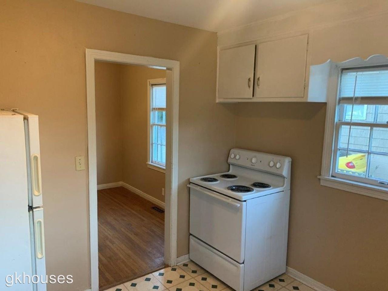921 Five Mile Rd - Photo 3 of 15