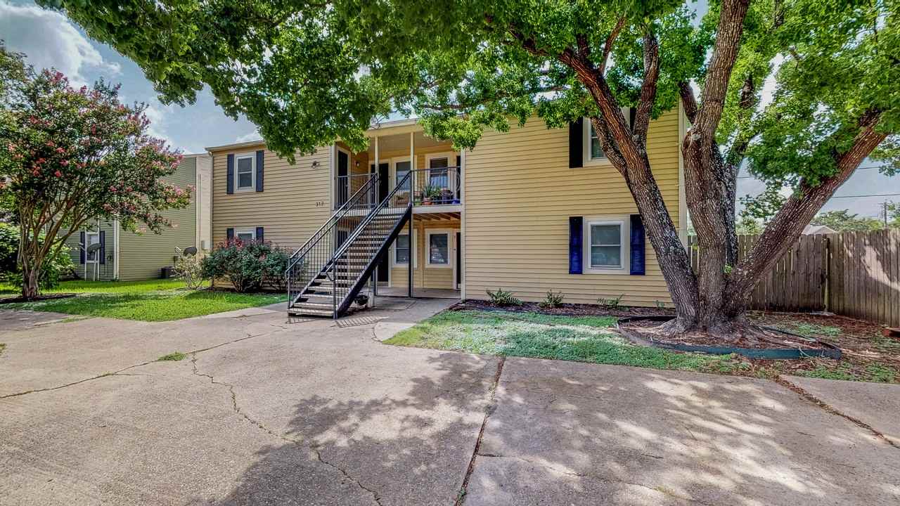 317 Manuel Dr - Photo 3 of 31