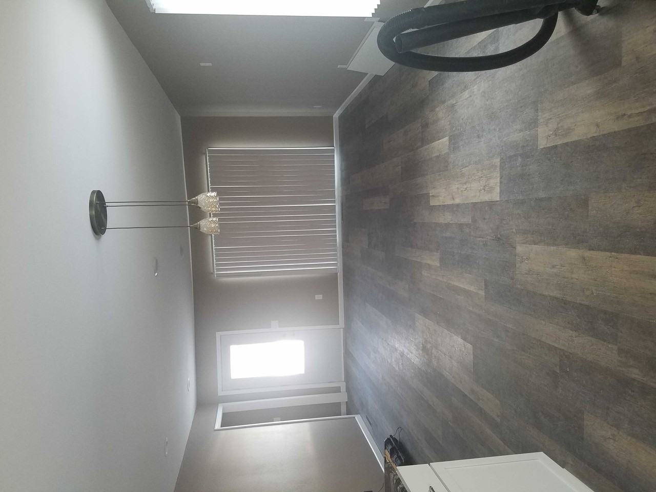 1123 16th Ave E - Photo 2 of 5