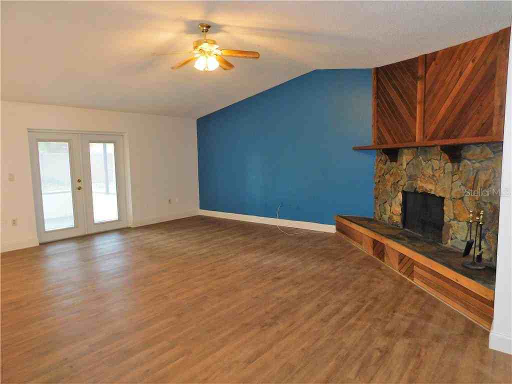 212 Lotus Drive - Photo 3 of 18