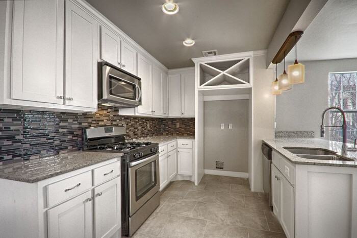 1821 Northwest 37th Street - Photo 3 of 10