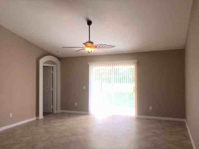 3832 Southwest Hale Street - Photo 4 of 17