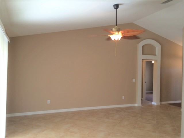 3832 Southwest Hale Street - Photo 5 of 17