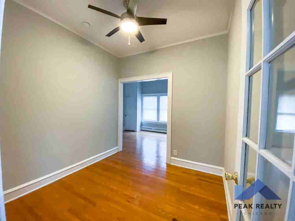 940 Greenbay - Photo 3 of 12