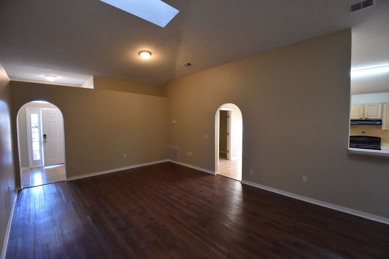 10700 Palaiseau Ct - Photo 2 of 17