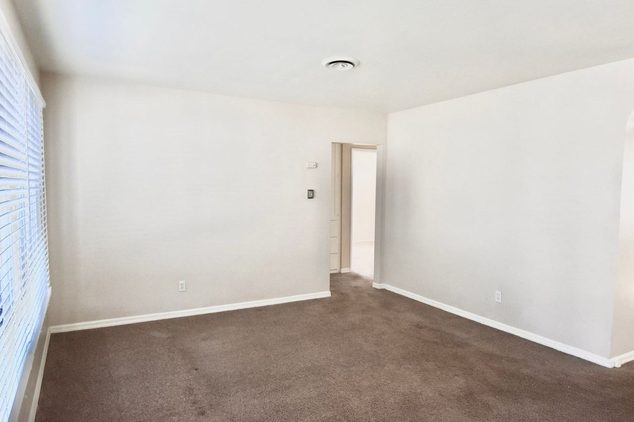 6177 Winchester St - Photo 2 of 11