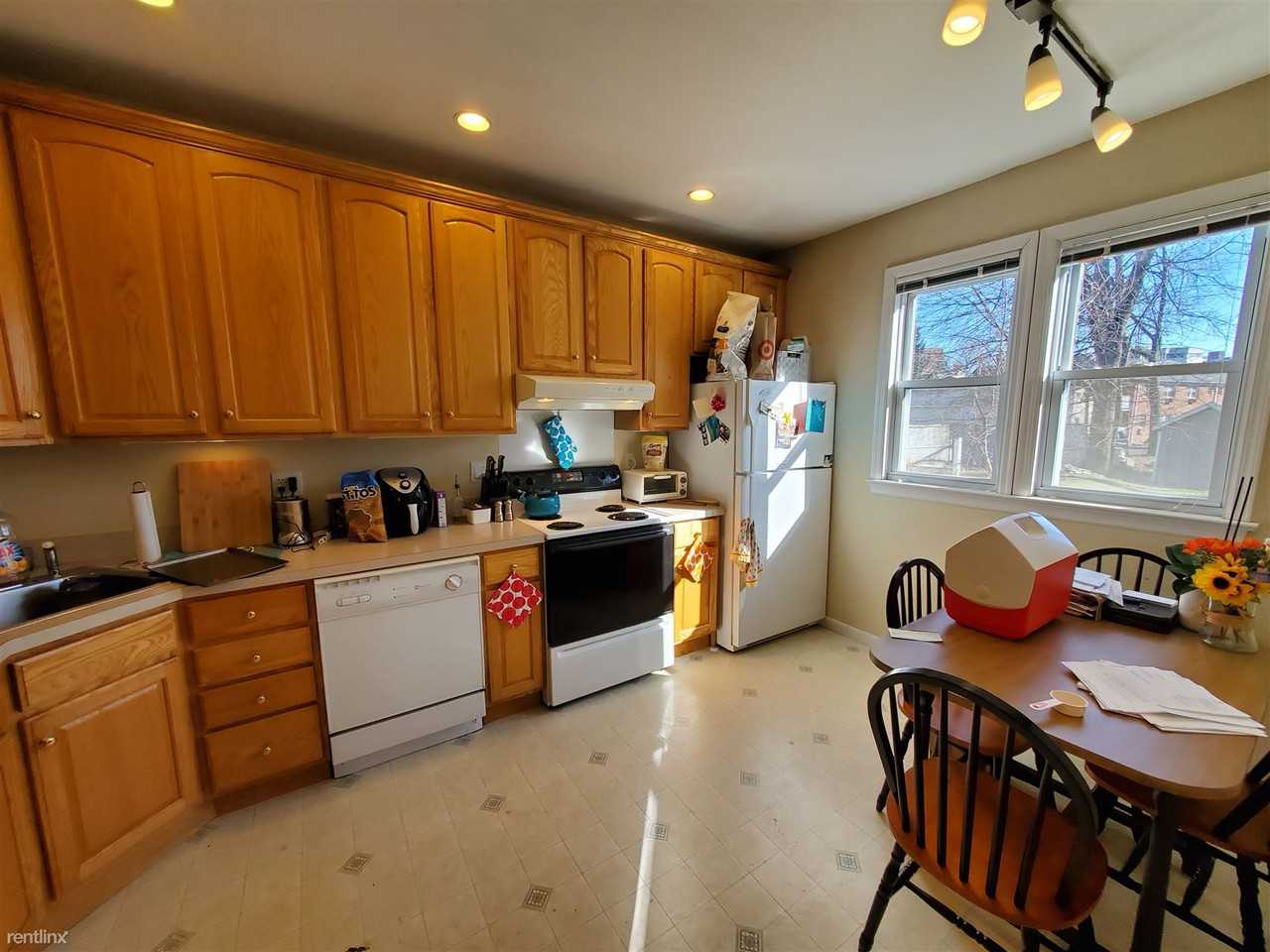 Oak St - Photo 2 of 7