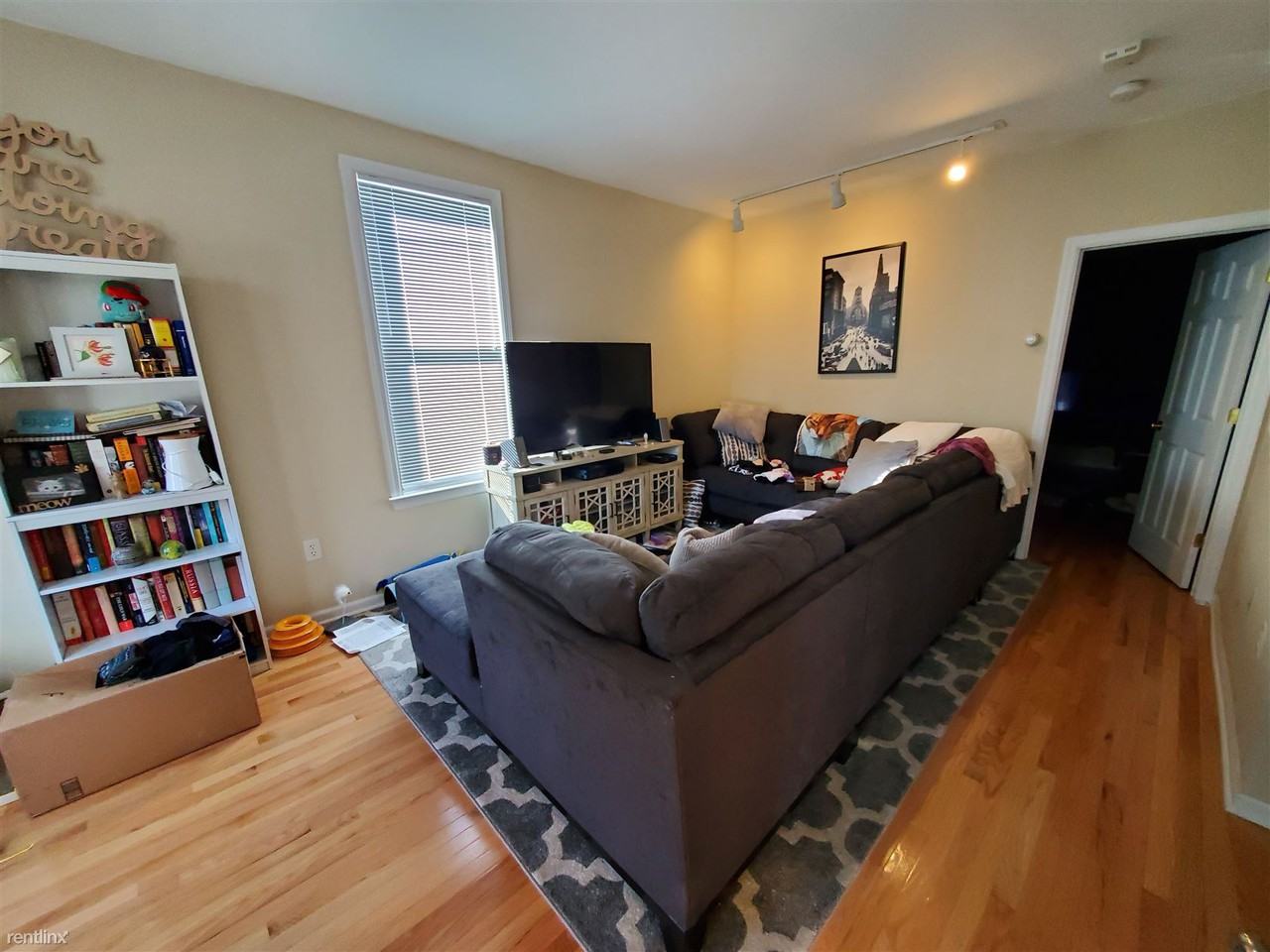 Oak St - Photo 3 of 7