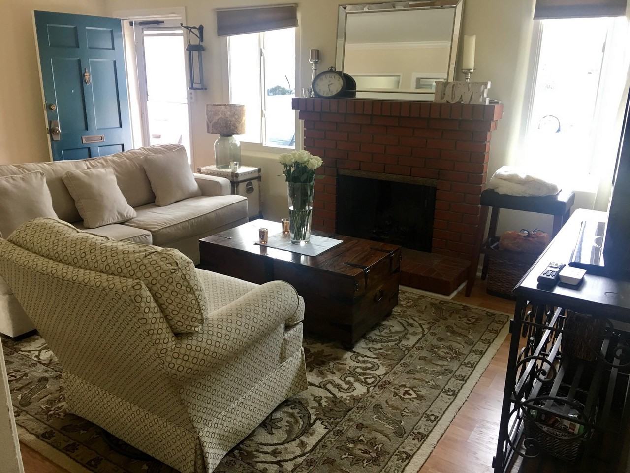 1027 Inverness Dr - Photo 2 of 12