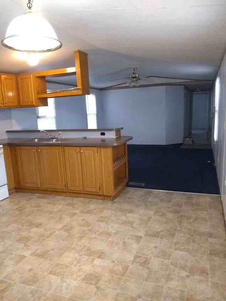 4 River Cir - Photo 3 of 13