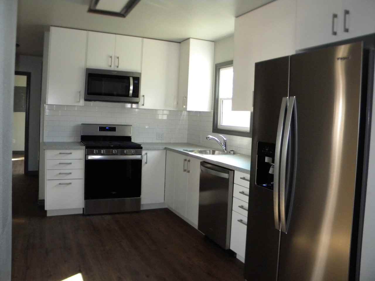 608 Reagan St - Photo 2 of 7