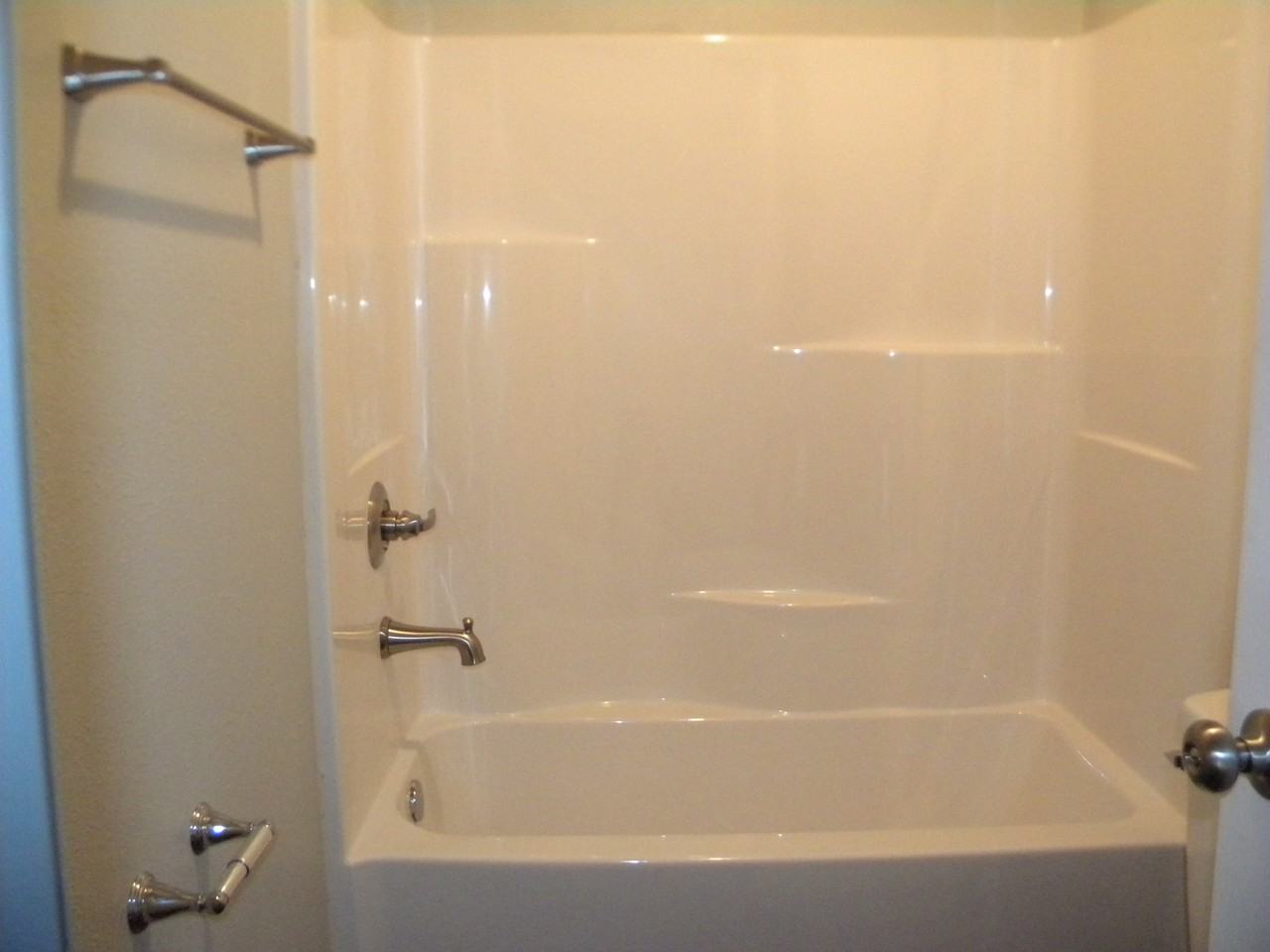 608 Reagan St - Photo 3 of 7