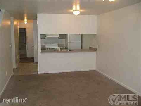 2660 Tess Cir - Photo 2 of 10