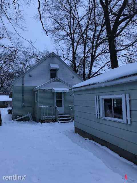 1381 Howard Ave - Photo 2 of 15