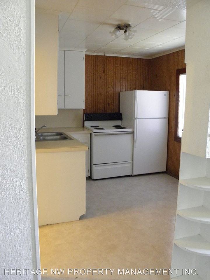 109, 111 9TH AVE - Photo 3 of 9