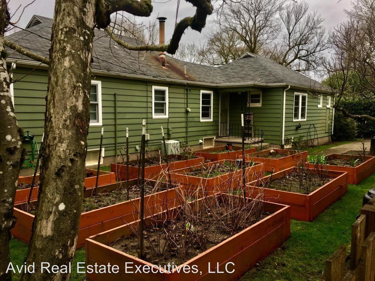 3510 Se Knapp St - Photo 2 of 12