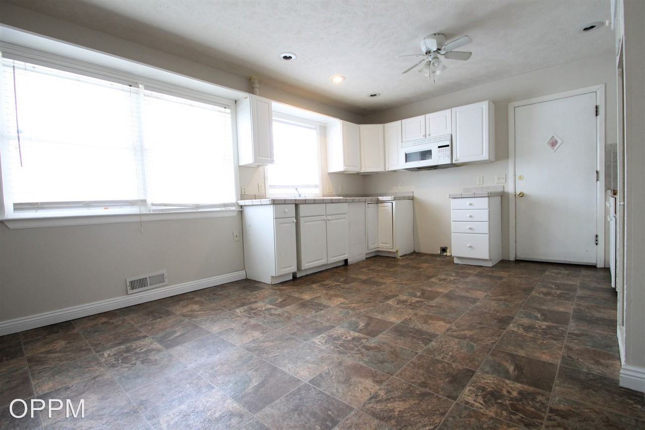 3903 Redick Ave - Photo 3 of 16
