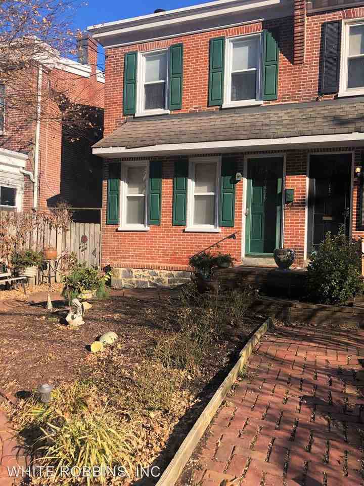 2426 Riddle Ave - Photo 2 of 19