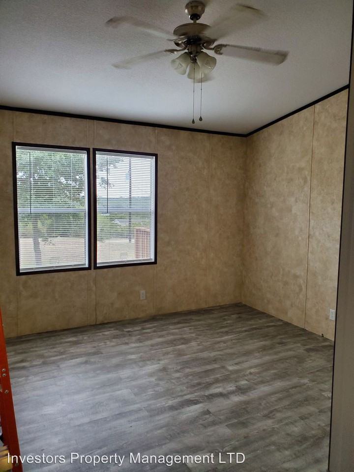 1051 Tamarack Shores - Photo 3 of 7