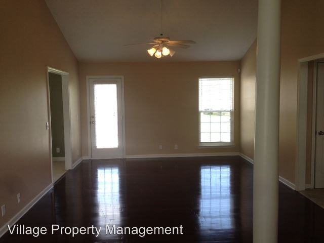 1508 Brookchase Court - Photo 2 of 10