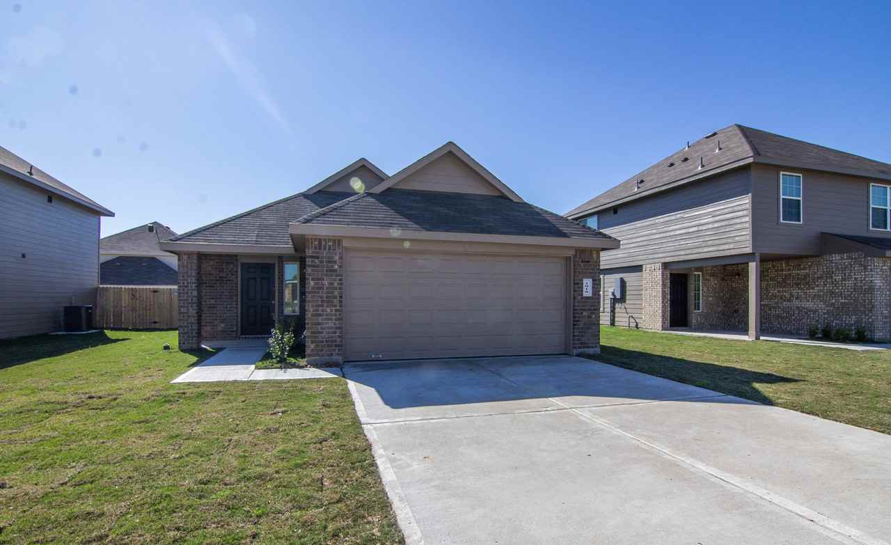 1018 Rice Dr - Photo 2 of 12