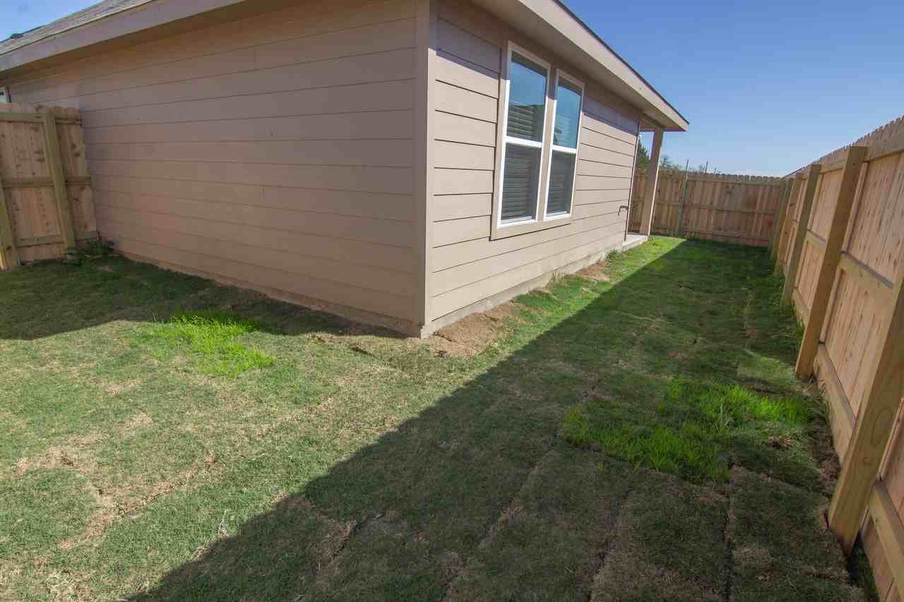 1018 Rice Dr - Photo 3 of 12