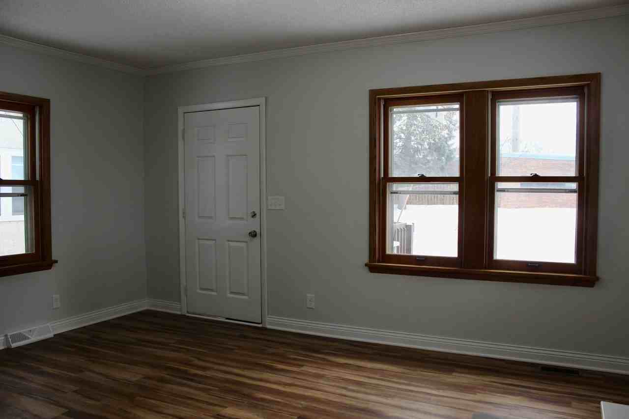 5414 33rd Ave S - Photo 2 of 9