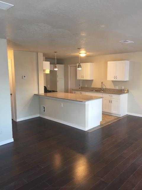 1204 Franciscan Ave - Photo 2 of 6