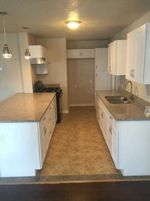 1204 Franciscan Ave - Photo 3 of 6