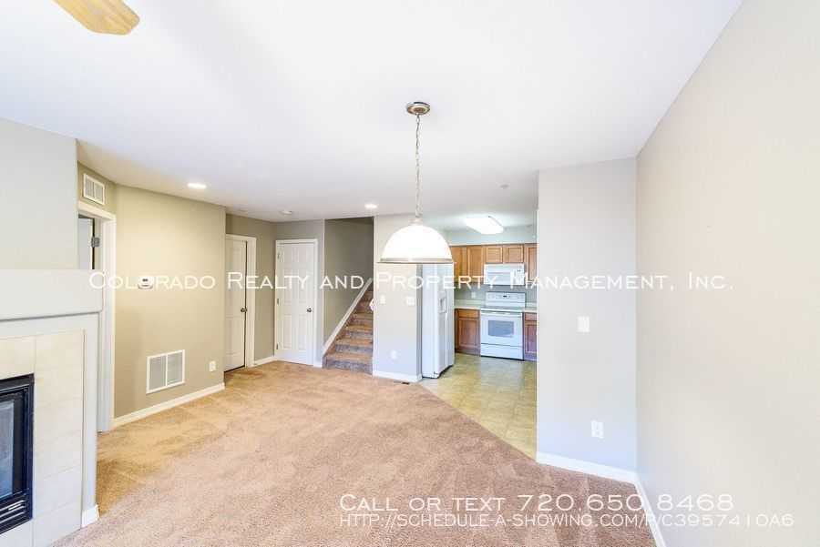 5722 S Addison Way - Unit C - Photo 3 of 19