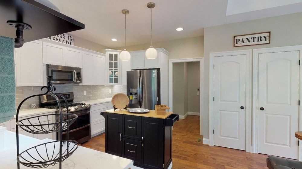 20 Monish Dr. - Photo 2 of 39