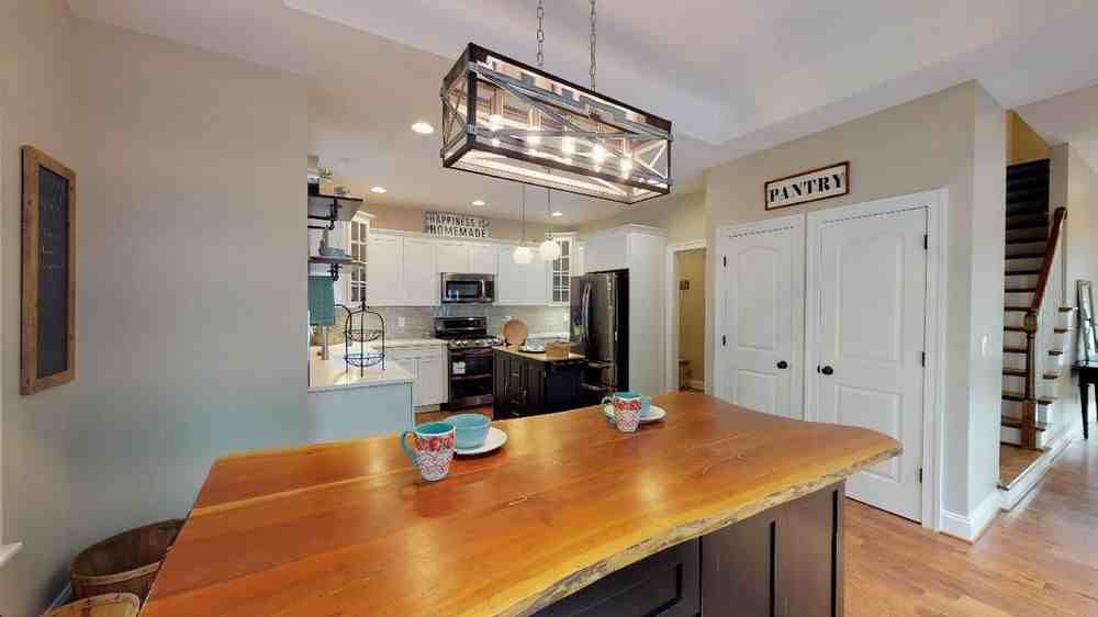 20 Monish Dr. - Photo 3 of 39