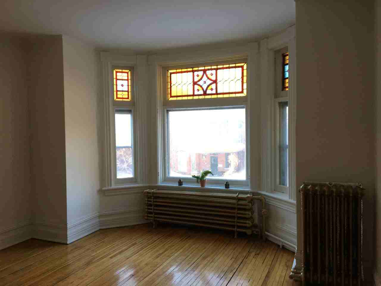 488 MacLaren Street #3