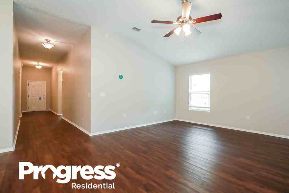 11750 Silver Hill Dr - Photo 3 of 15