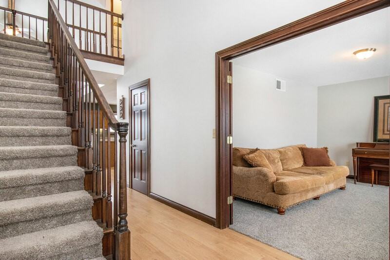 595 E 900 N - Photo 2 of 23